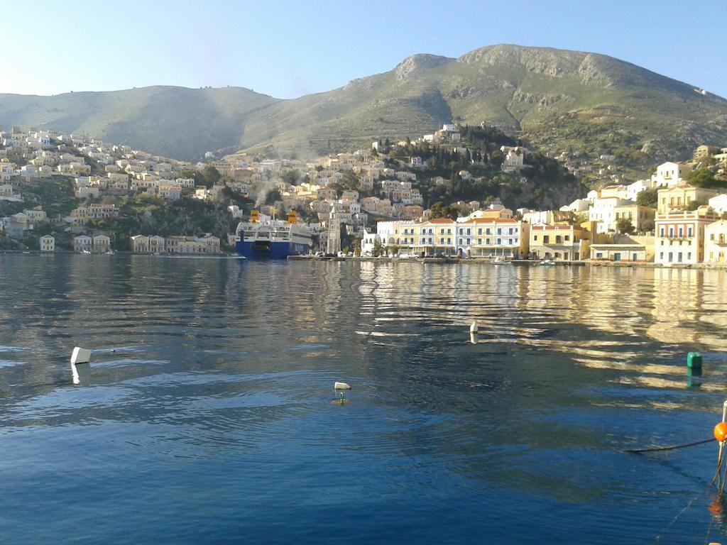 Nikolitsi Studios Symi Exteriör bild