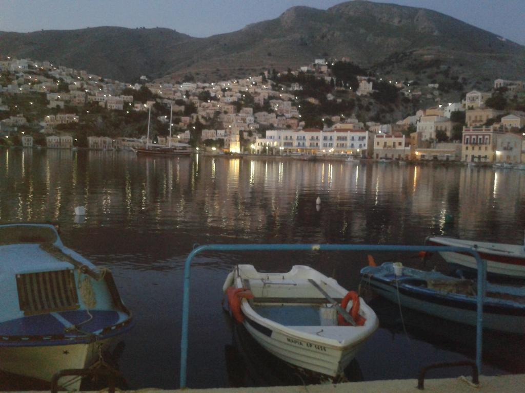 Nikolitsi Studios Symi Exteriör bild