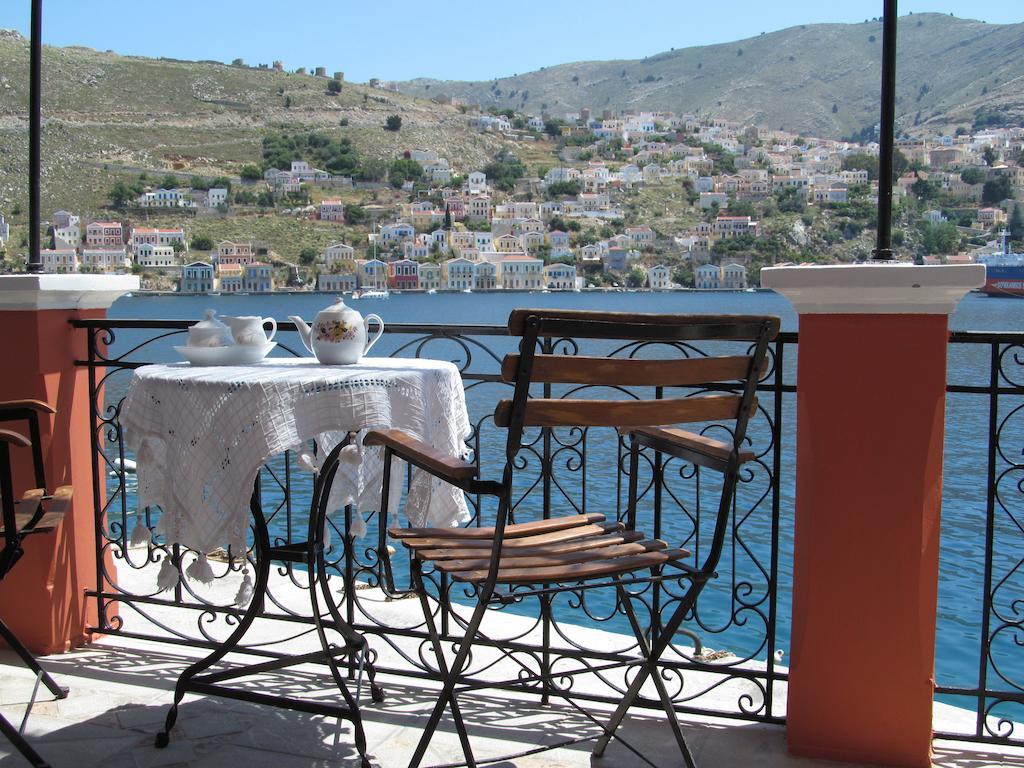 Nikolitsi Studios Symi Rum bild